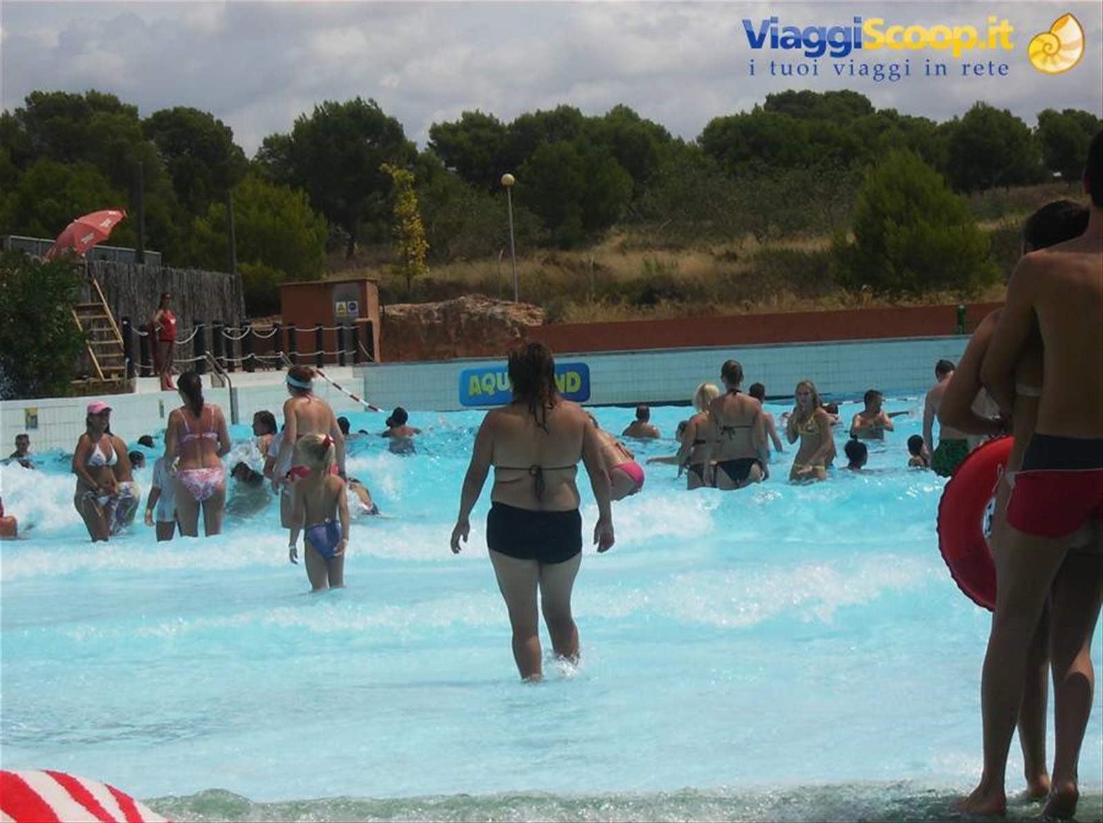 piscina con onde ad aqualand