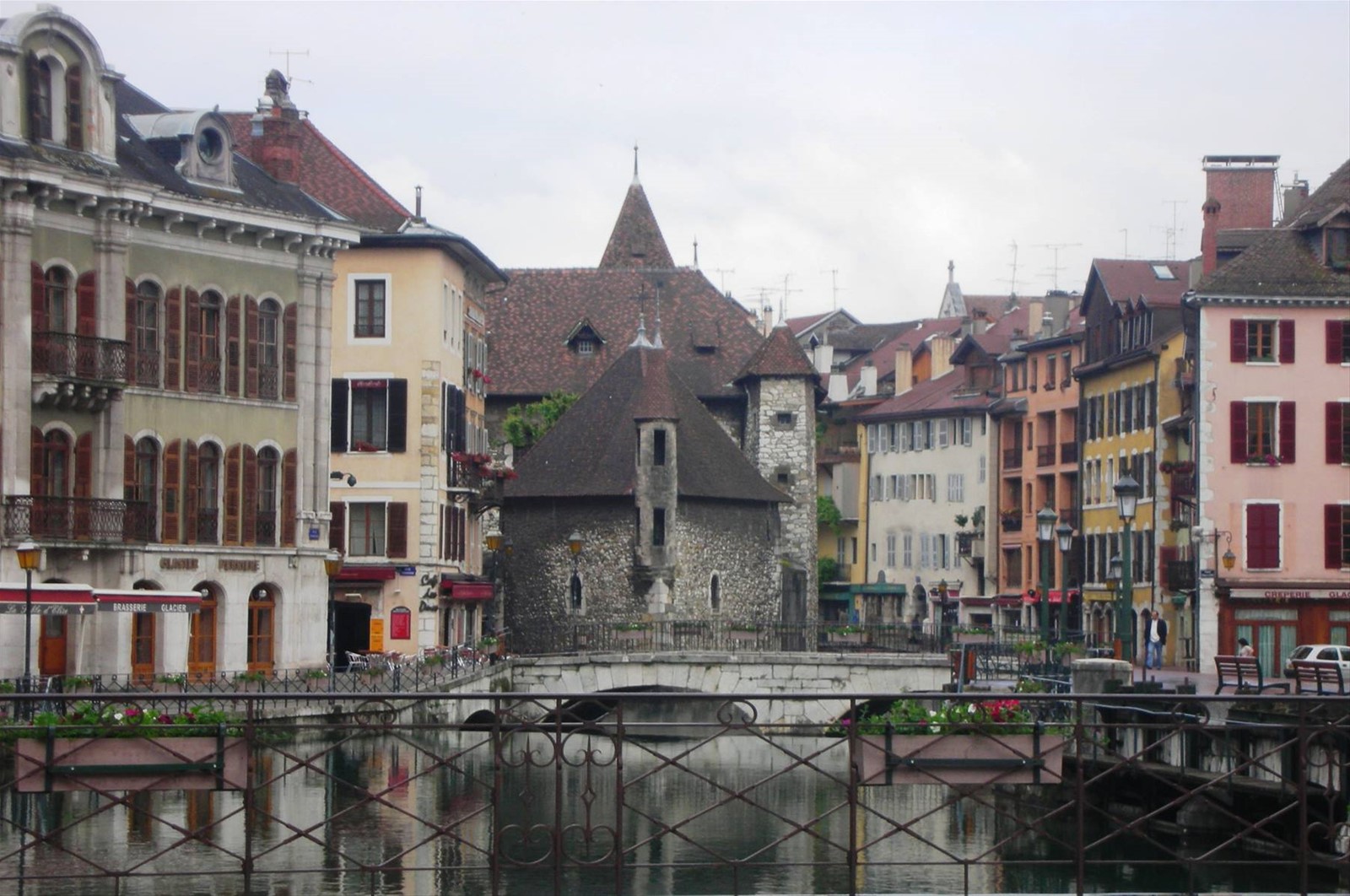 Centro storico di annecy, palais de l'ile
