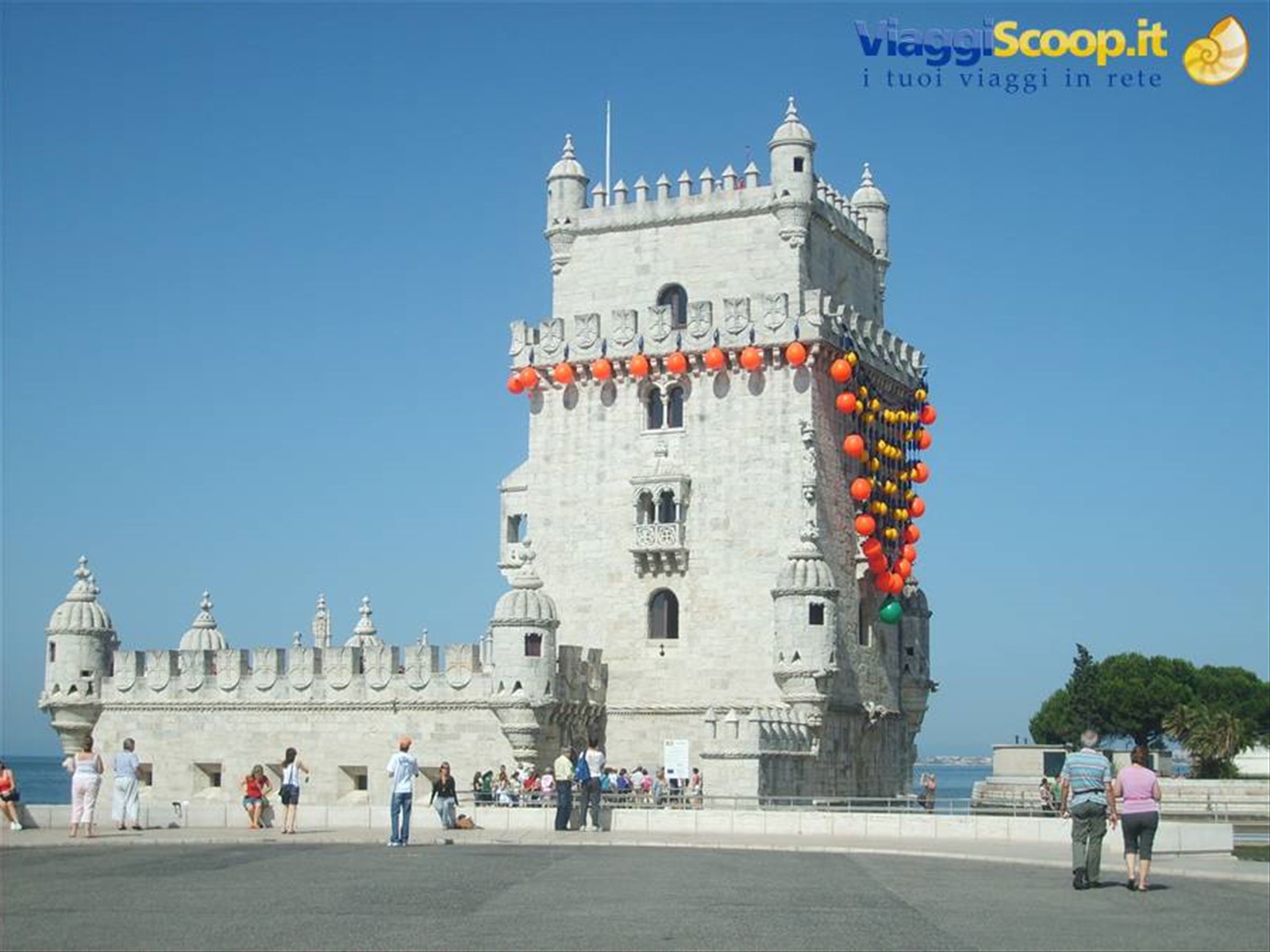 La Torre di Belem con la sua bella collana etnica