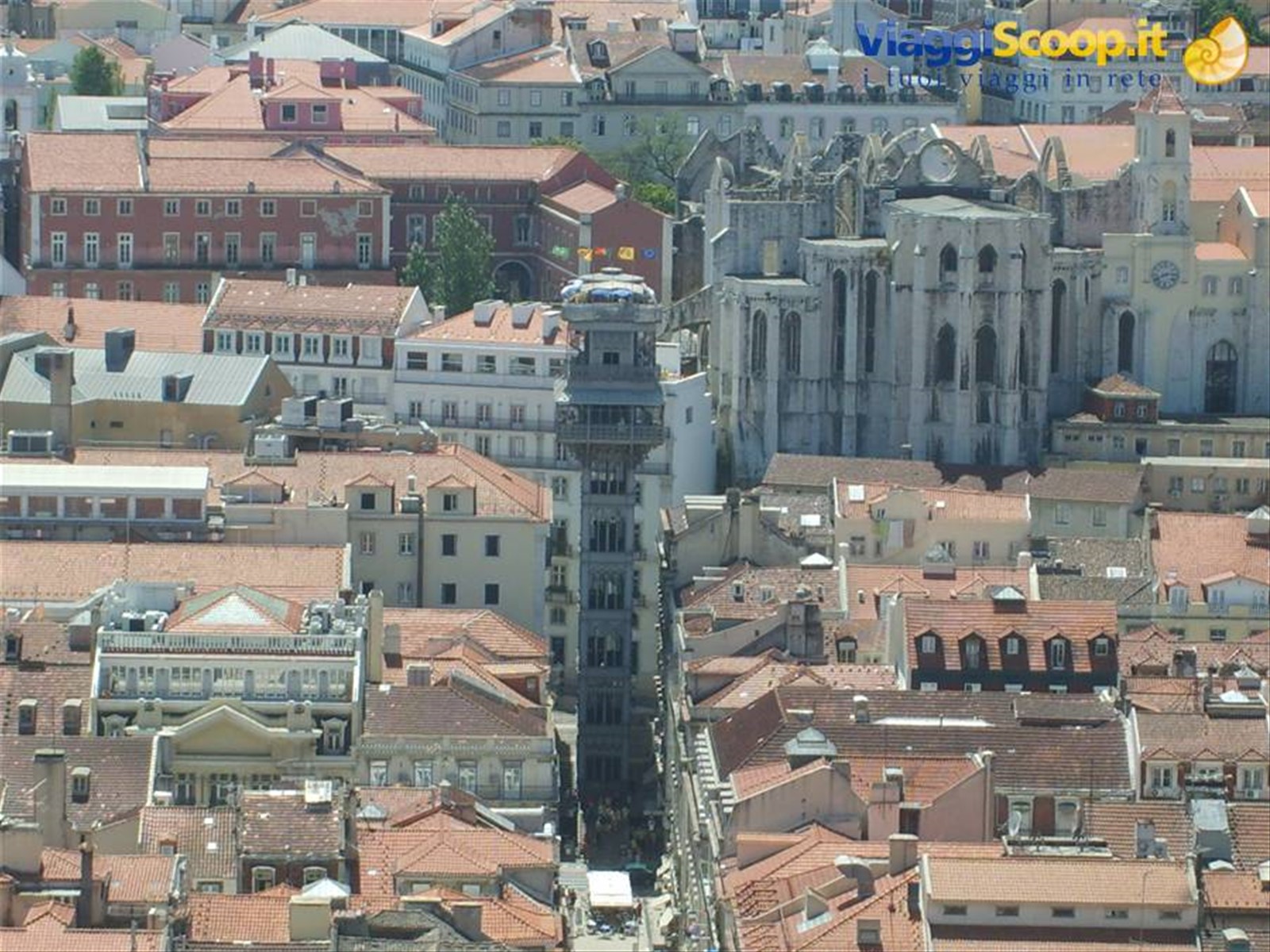 Elevador e vista sul Chado