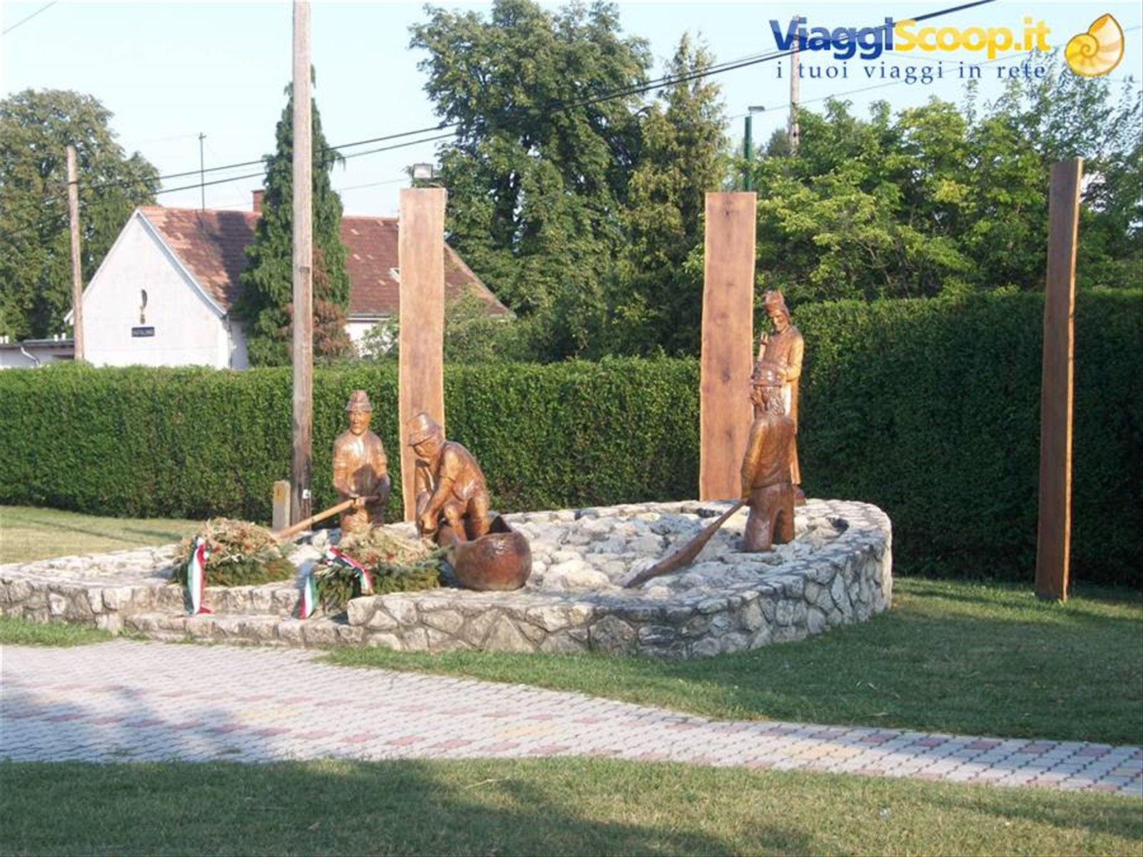 Voniarcvashegy - sculture in legno