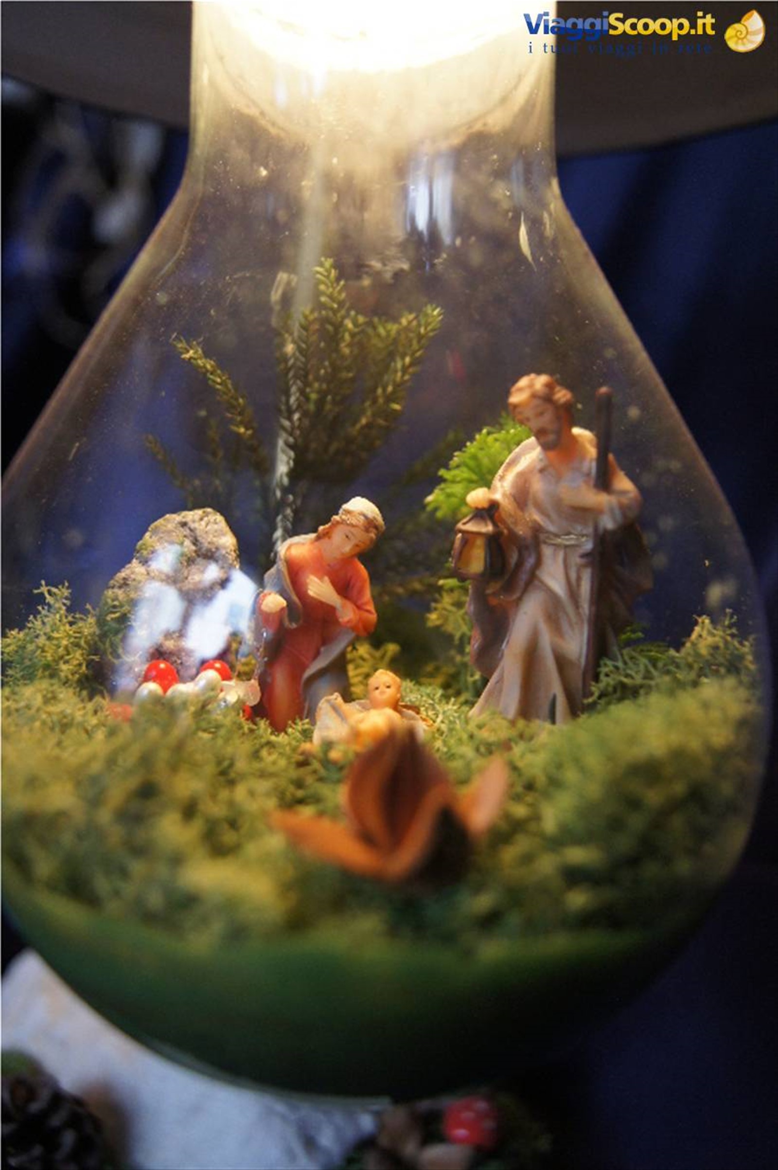Presepe in una lampada