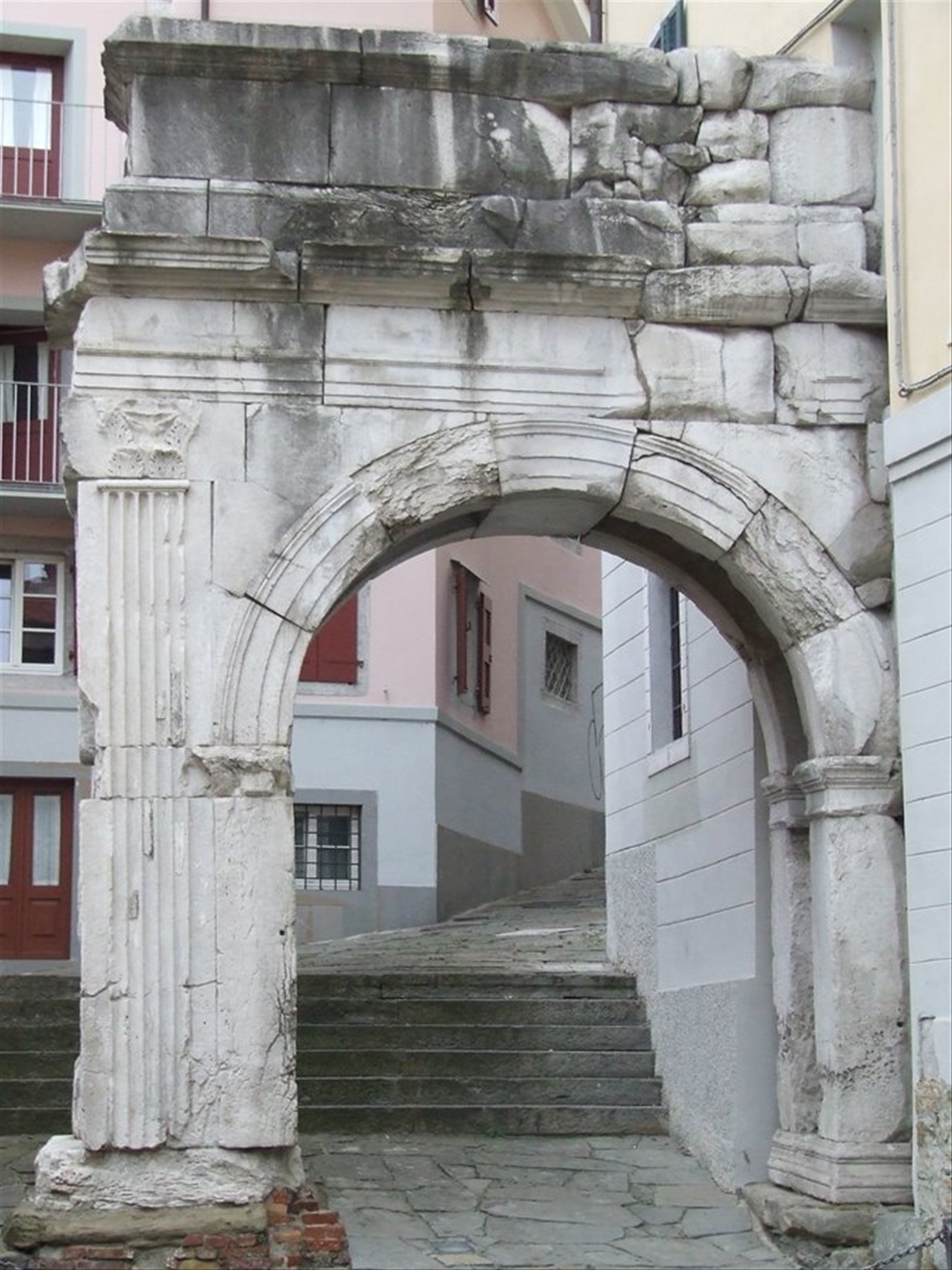 TRIESTE - Arco di Riccardo