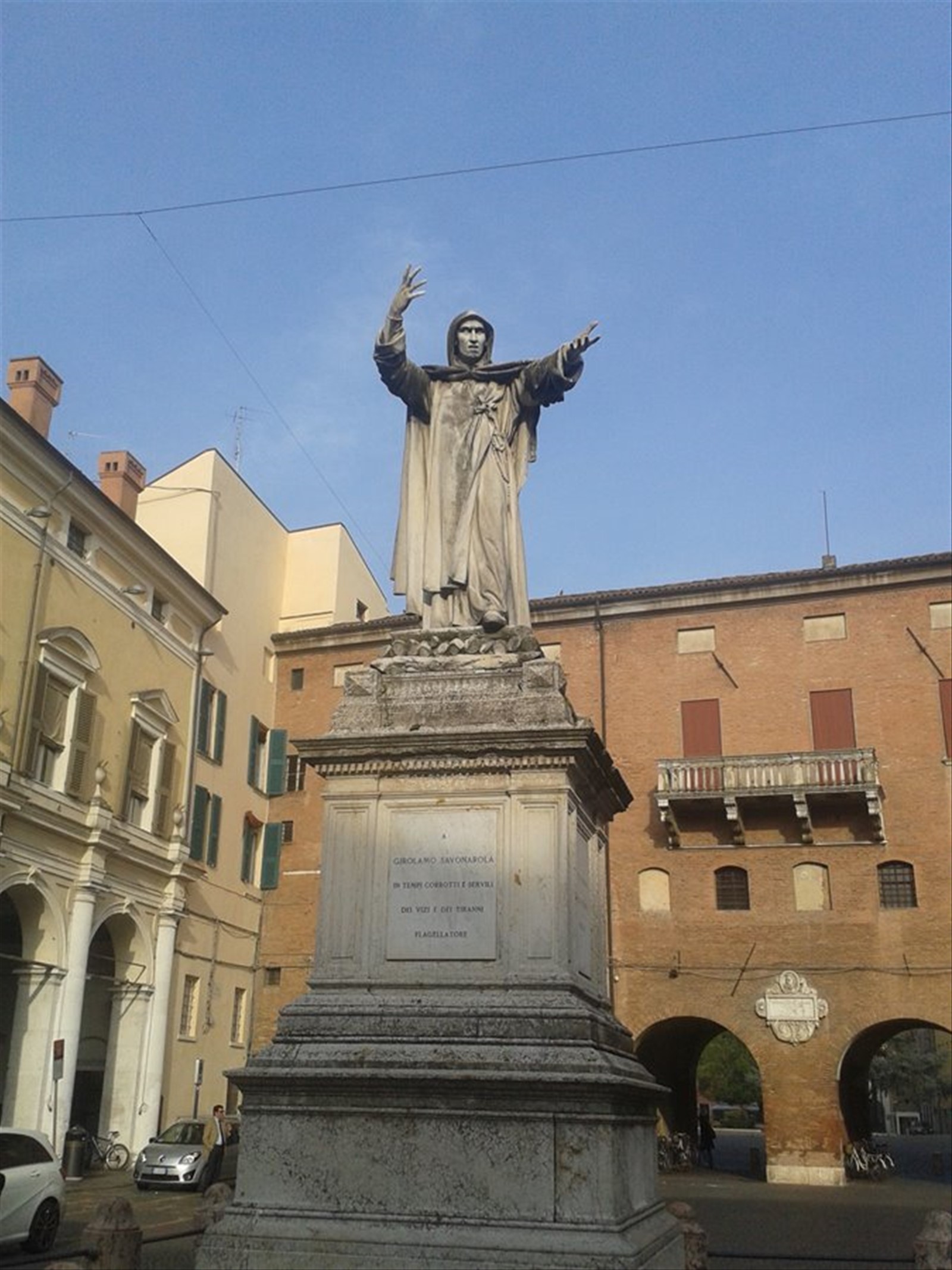 FERRARA - Monumento a Savonarola