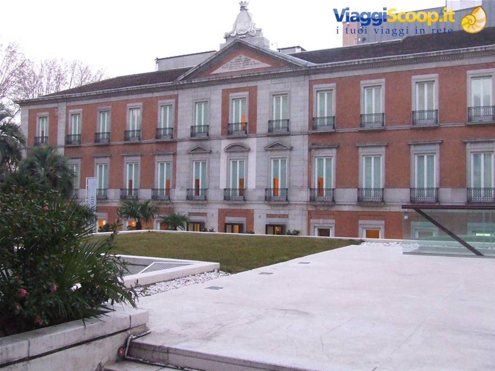MADRID :la facciata del Museo Thyssen - Bornemisza