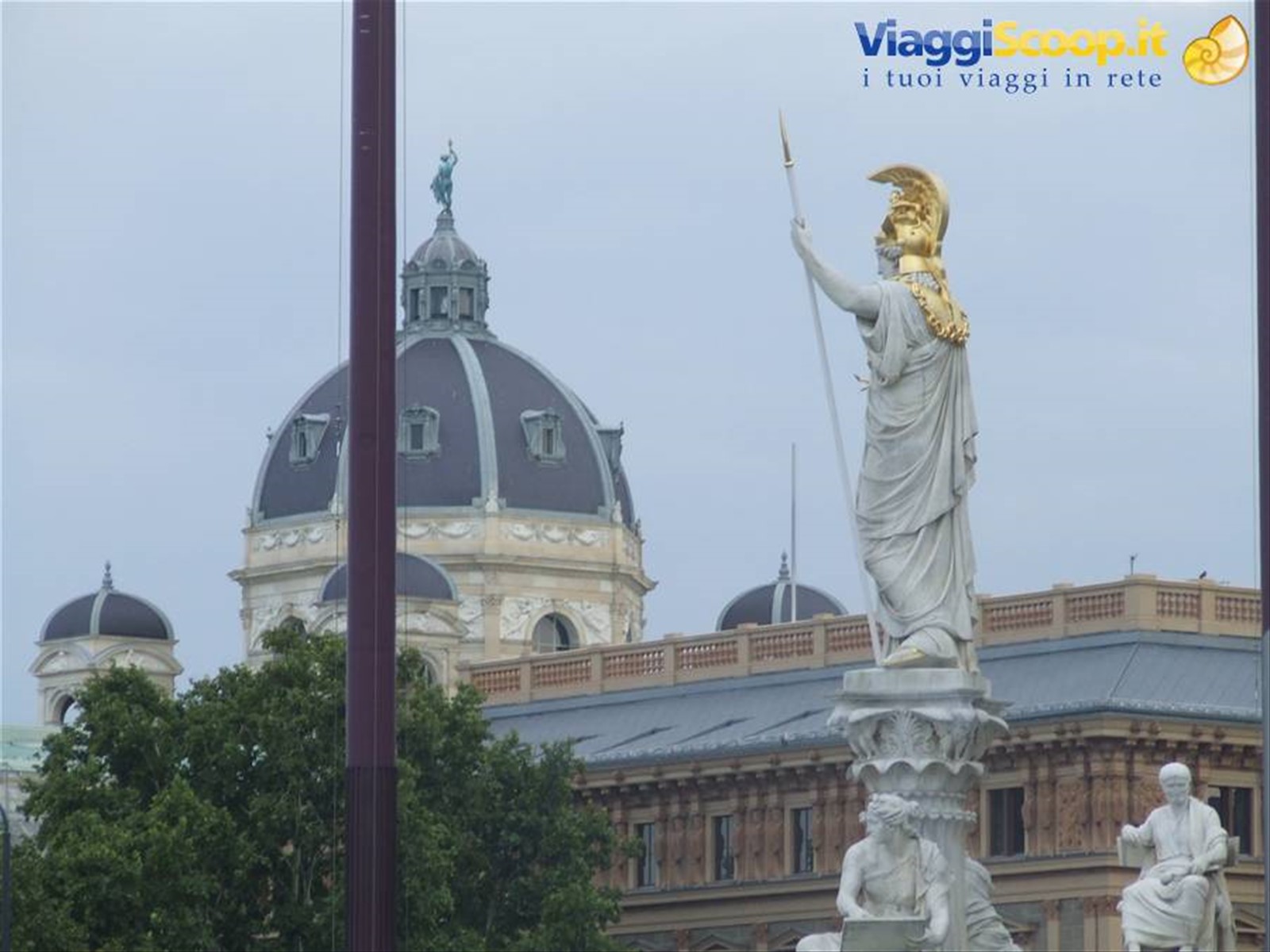 VIENNA -il Parlamento e la cupola del Museo di Storia dell'Arte