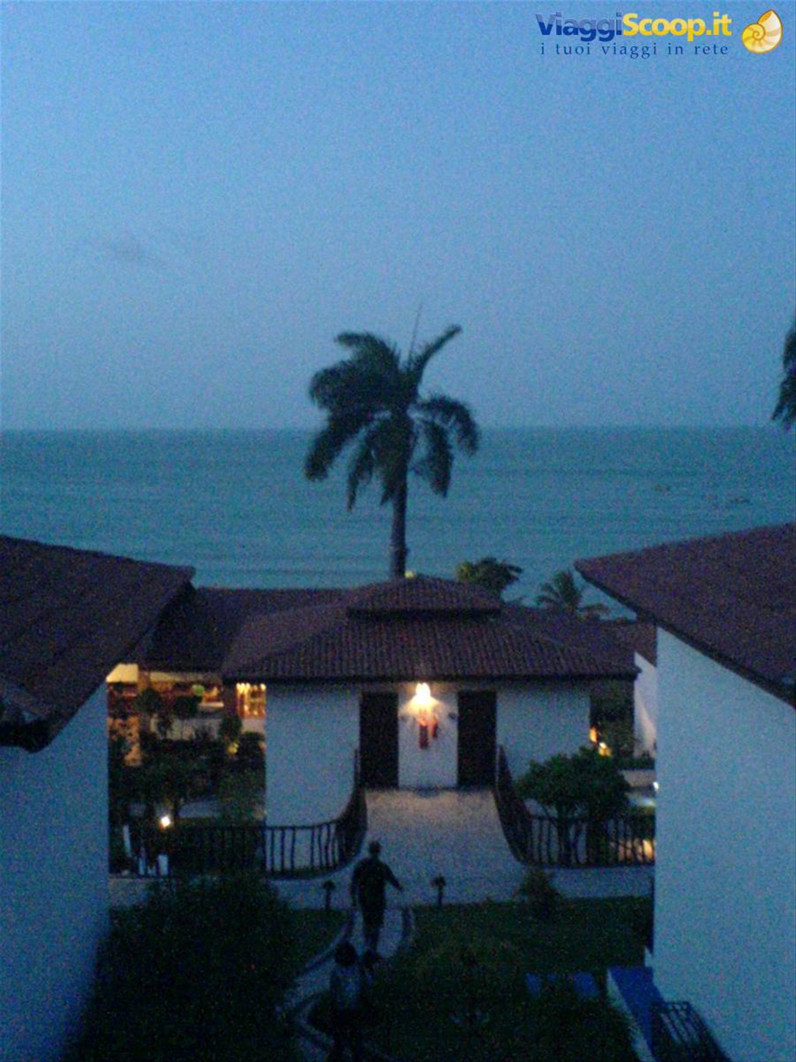 la spiaggia in notturna vista dal balcone della ns. camera