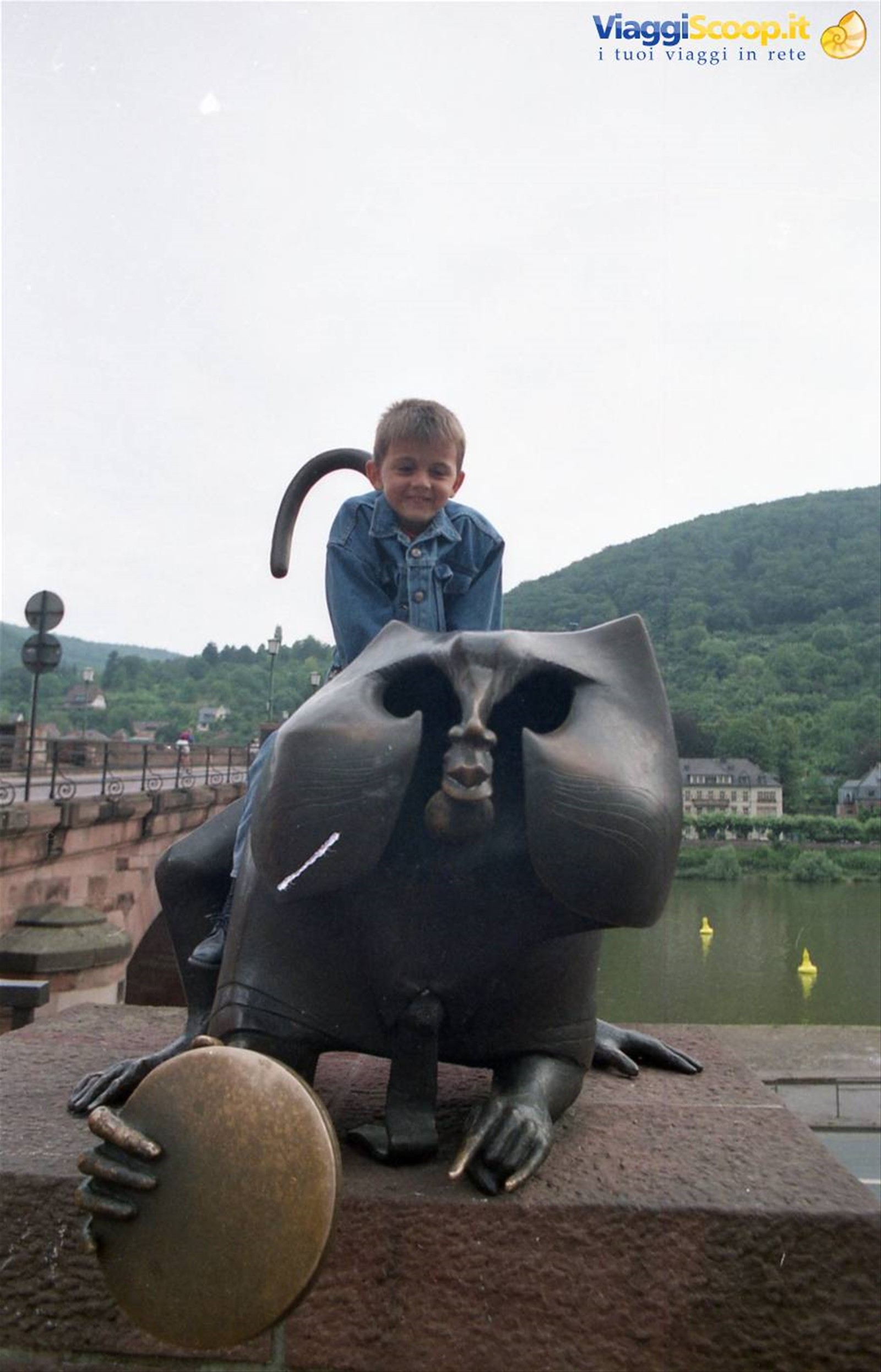 Heidelberg - monumento sul fiume
