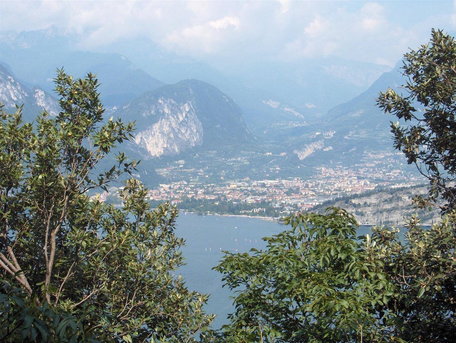 Riva del Garda (Veduta panoramica dal sentiero "Tempesta - Busate"