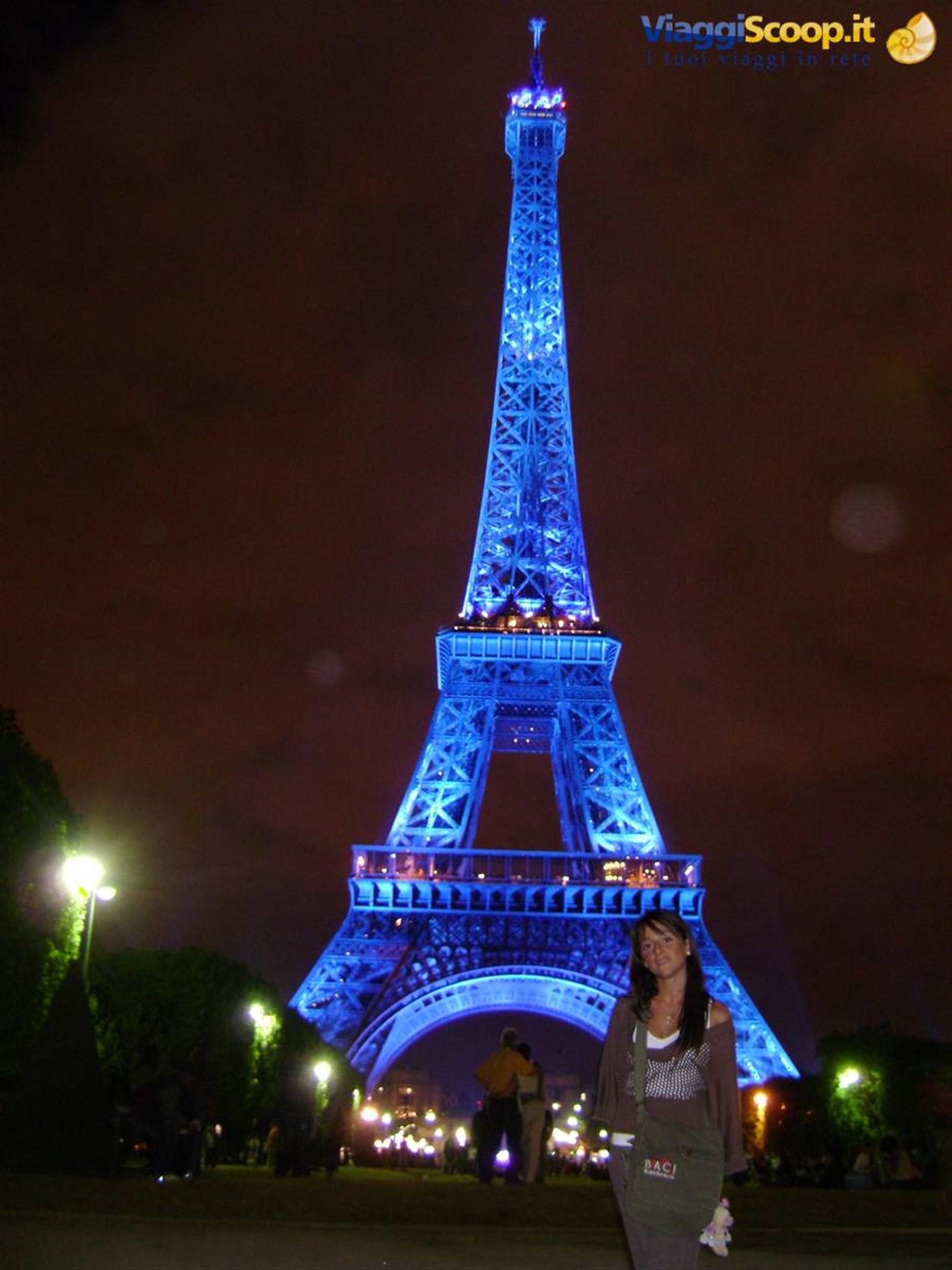 La Torre Eiffel di notte