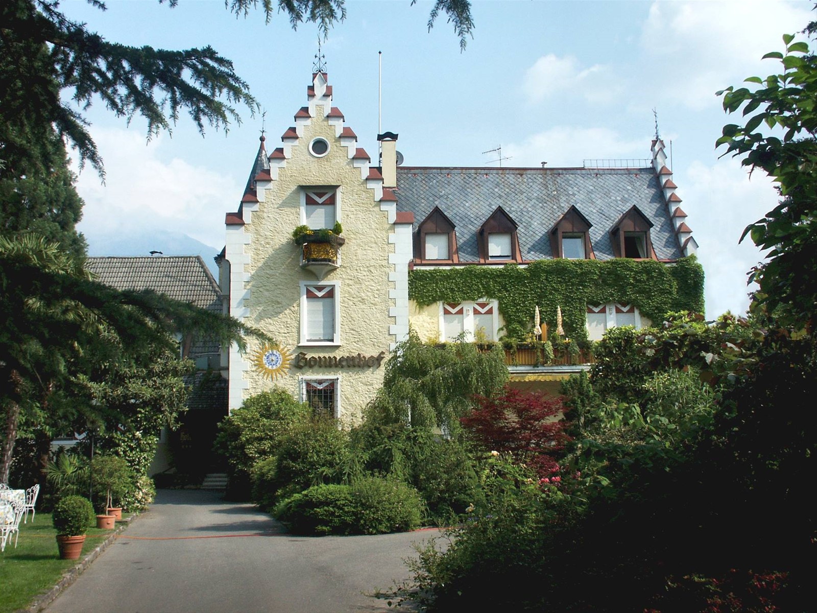 Merano 033 - Lungo vie Cavour-Winkel-Dante