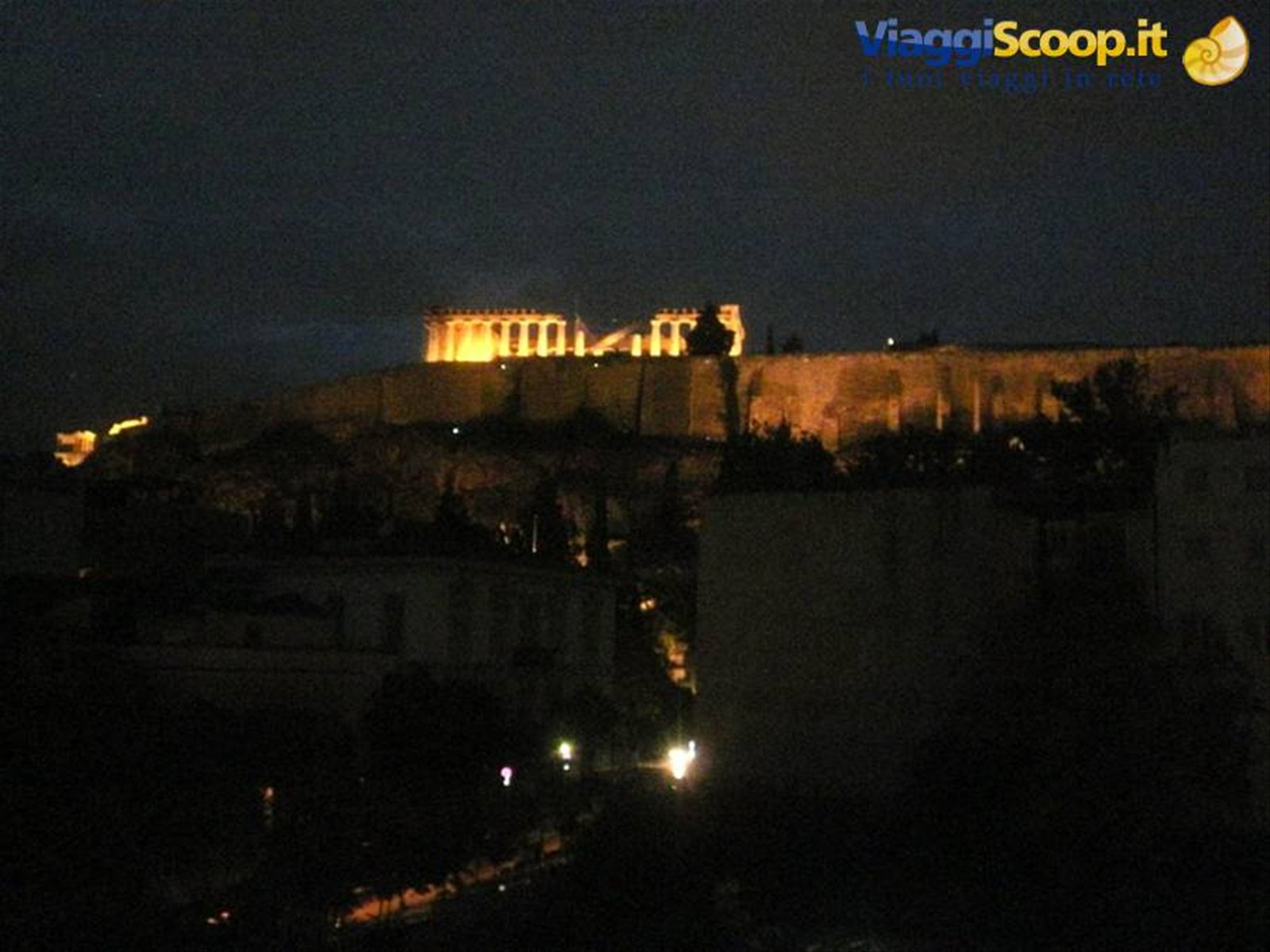 Acropoli by night