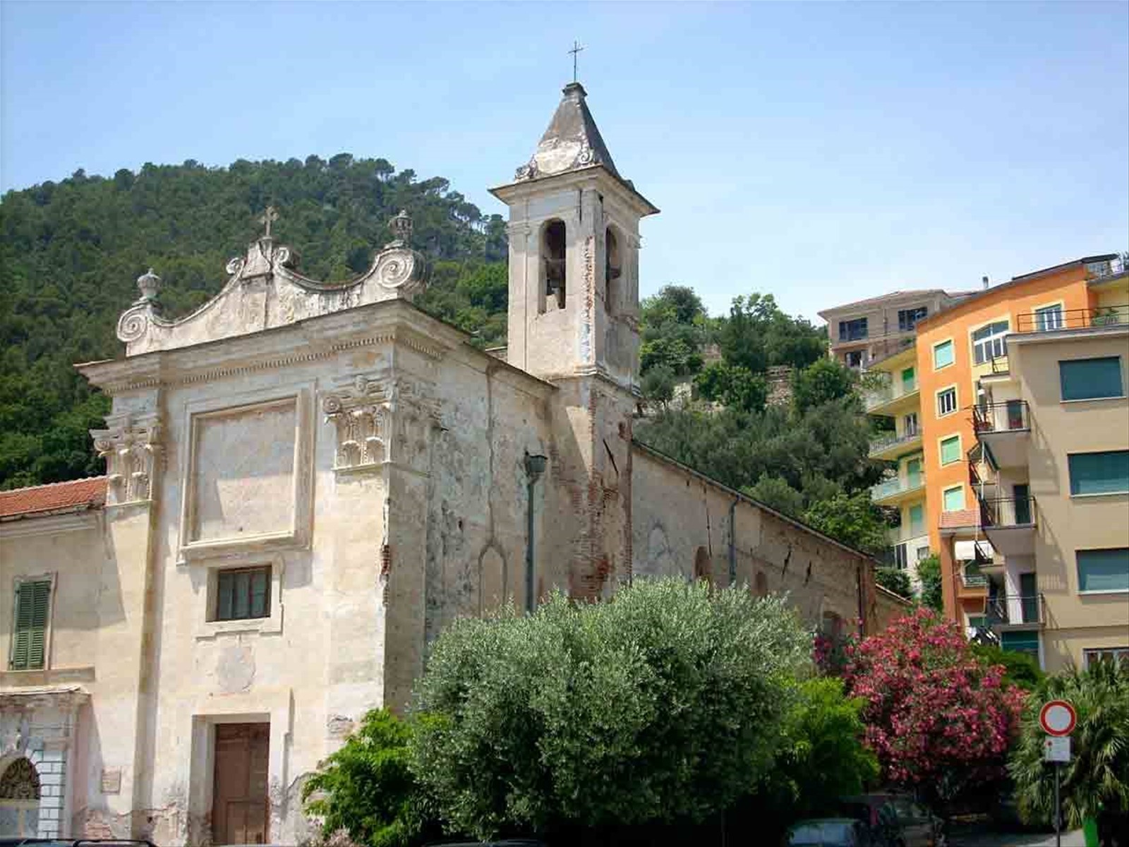 Nel centro storico di Noli