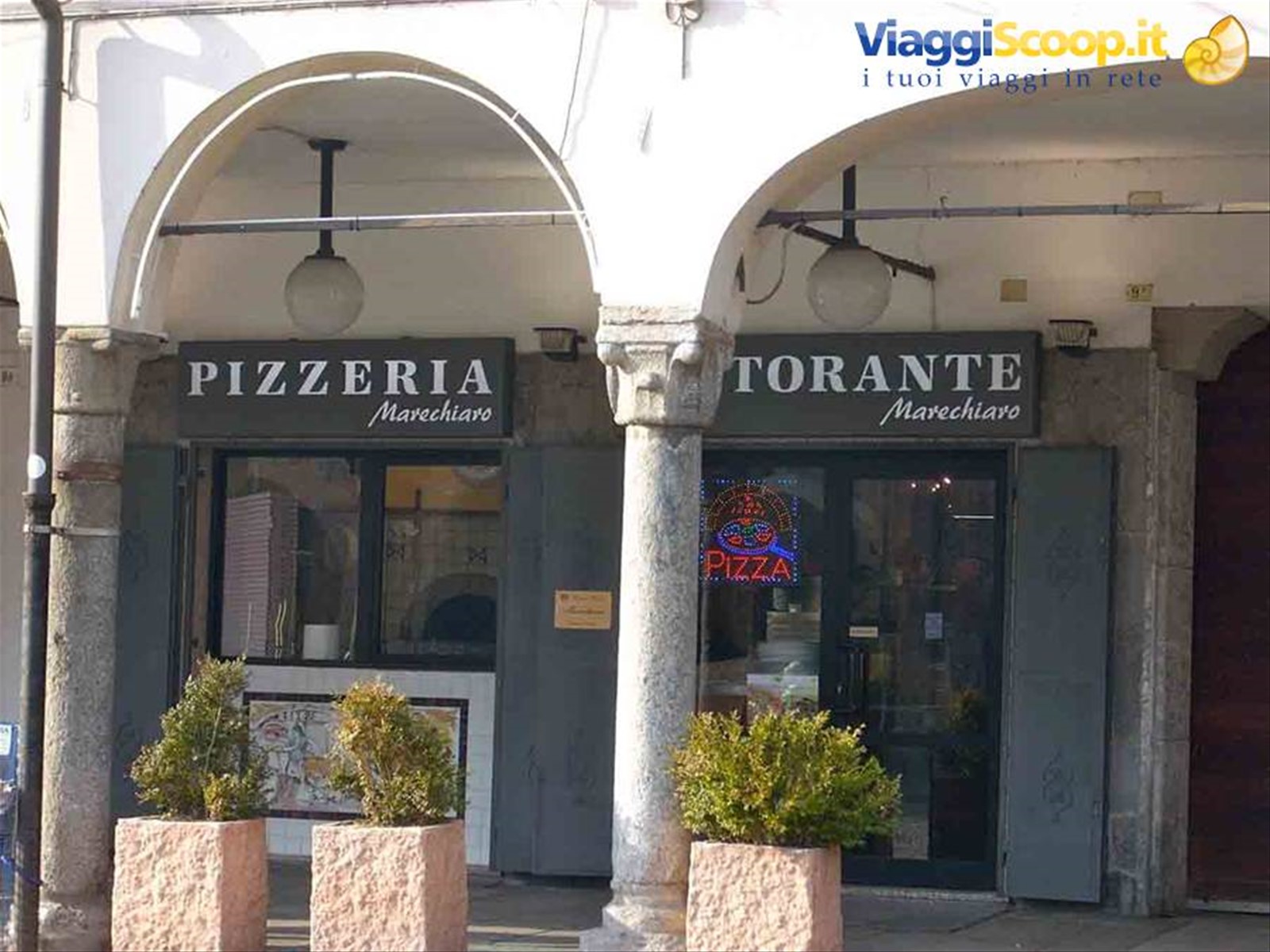 Entrata del Ristorante Marechiaro