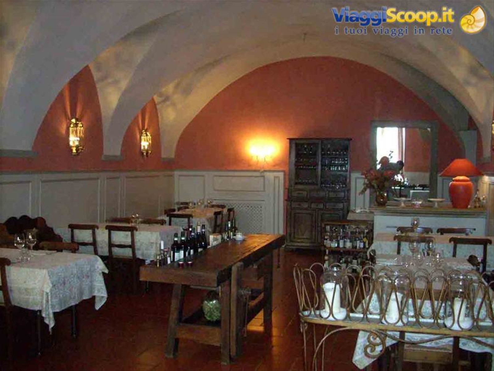 Nelle splendide sale del Ristorante Cantine del Gavi