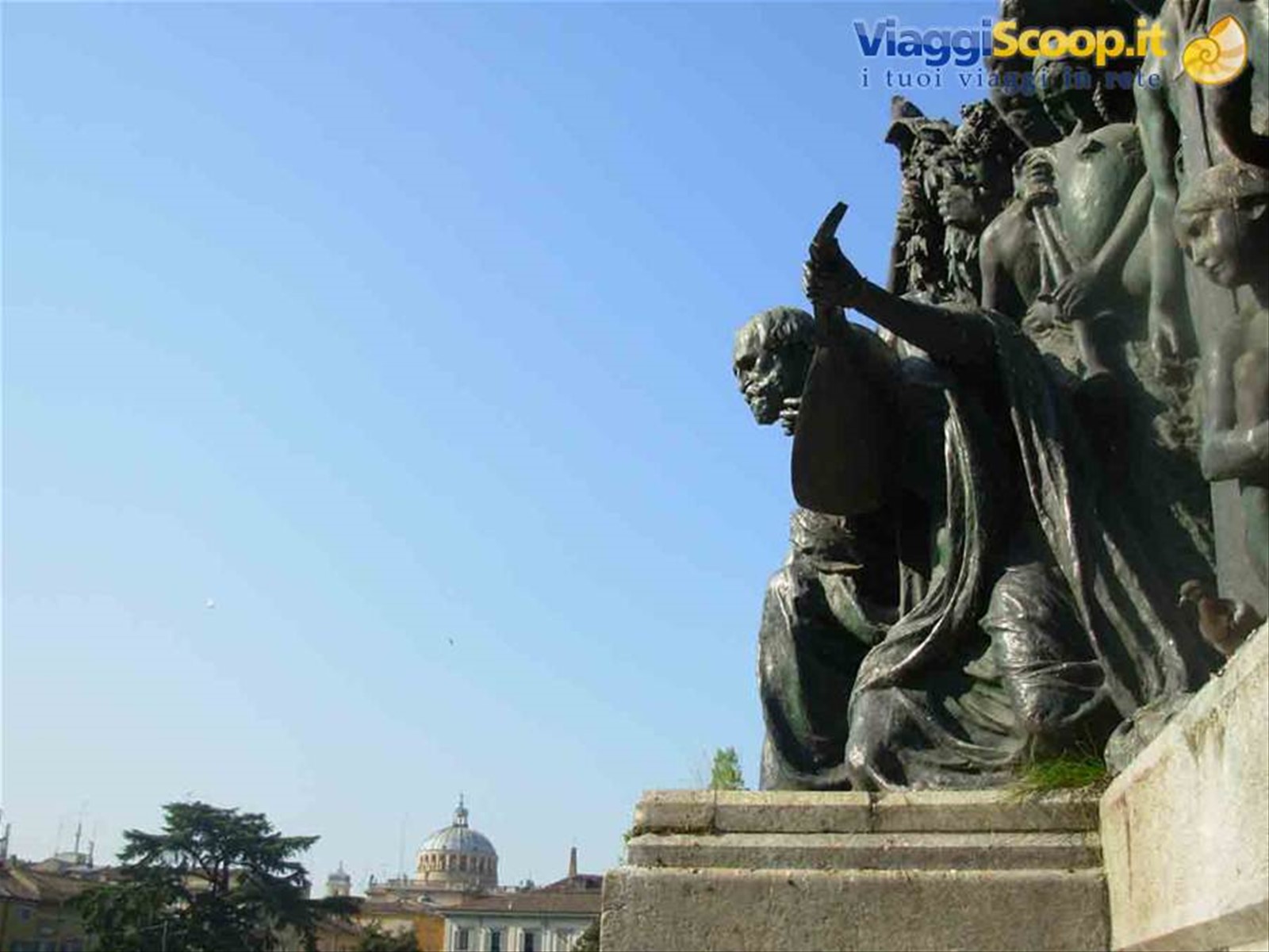 Il monumento di Giuseppe Verdi