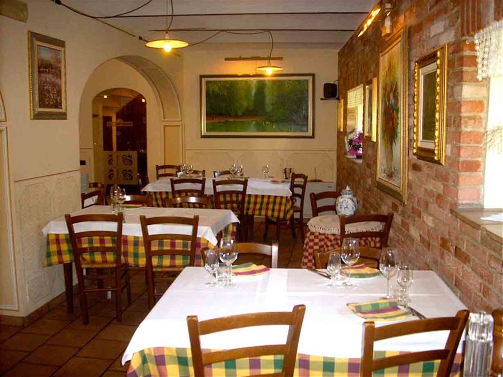 Nella sala dell'Osteria Italia