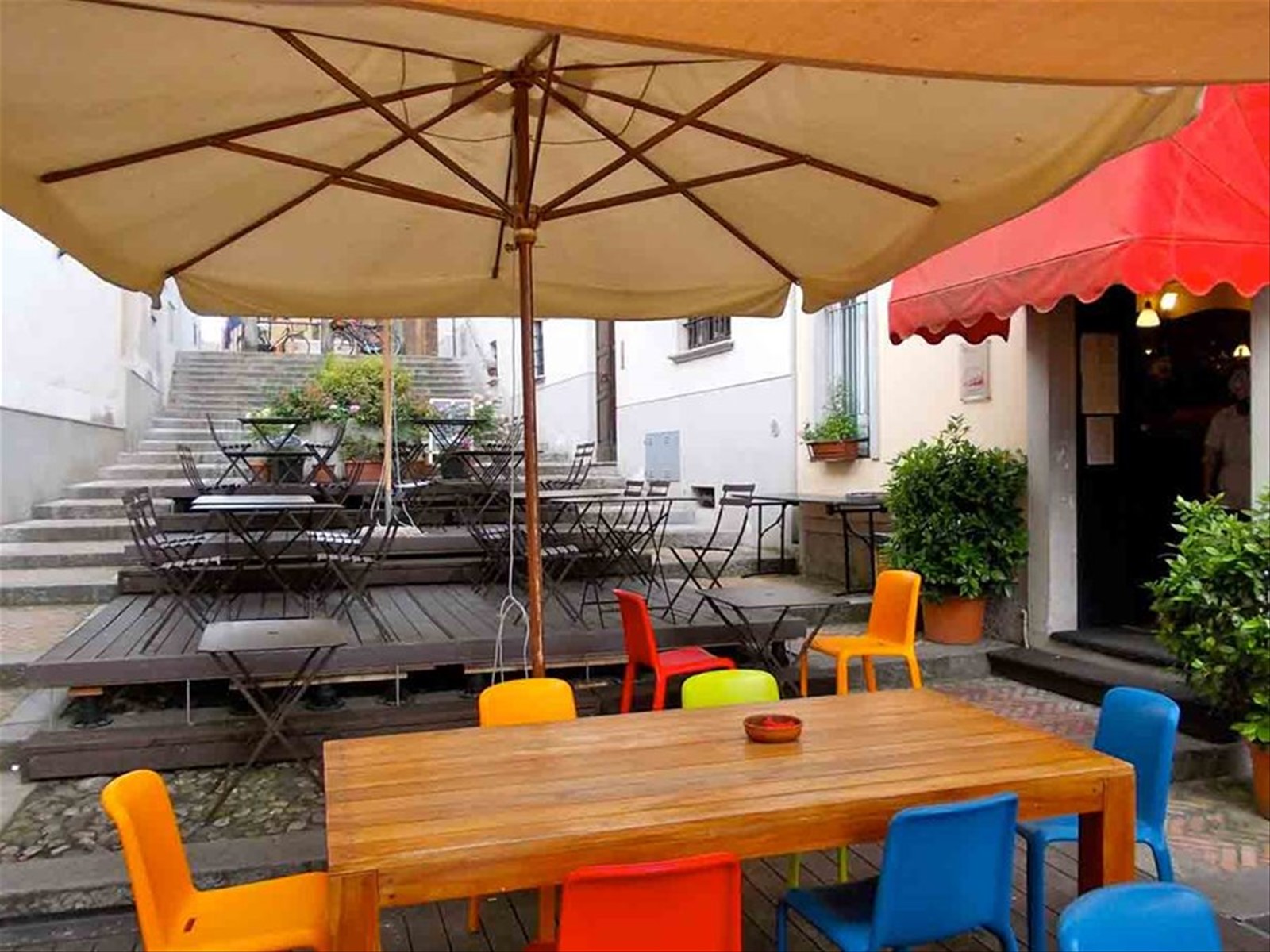 Nel dehor del Ristorante Muntà di Ratt