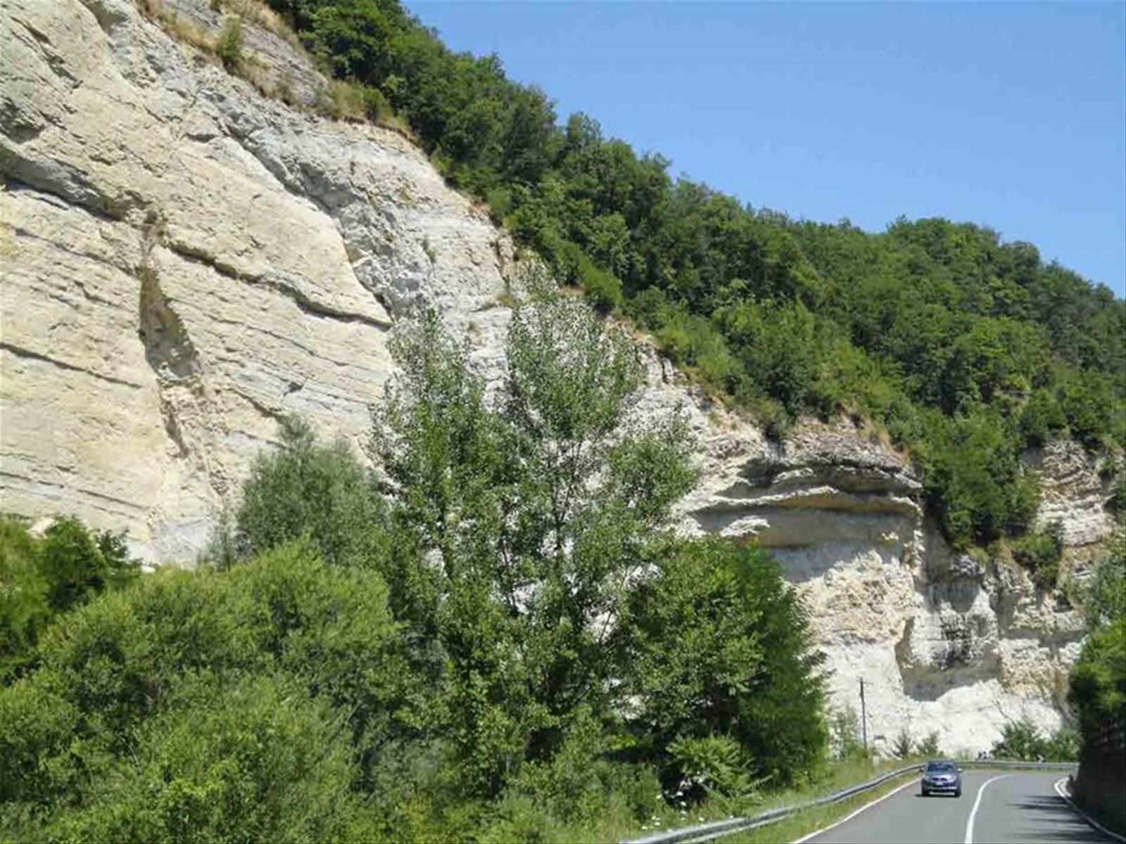 Sulle orme dei viandanti di una volta: un weekend nel verde di Loiano e nel borgo dell'Anconella