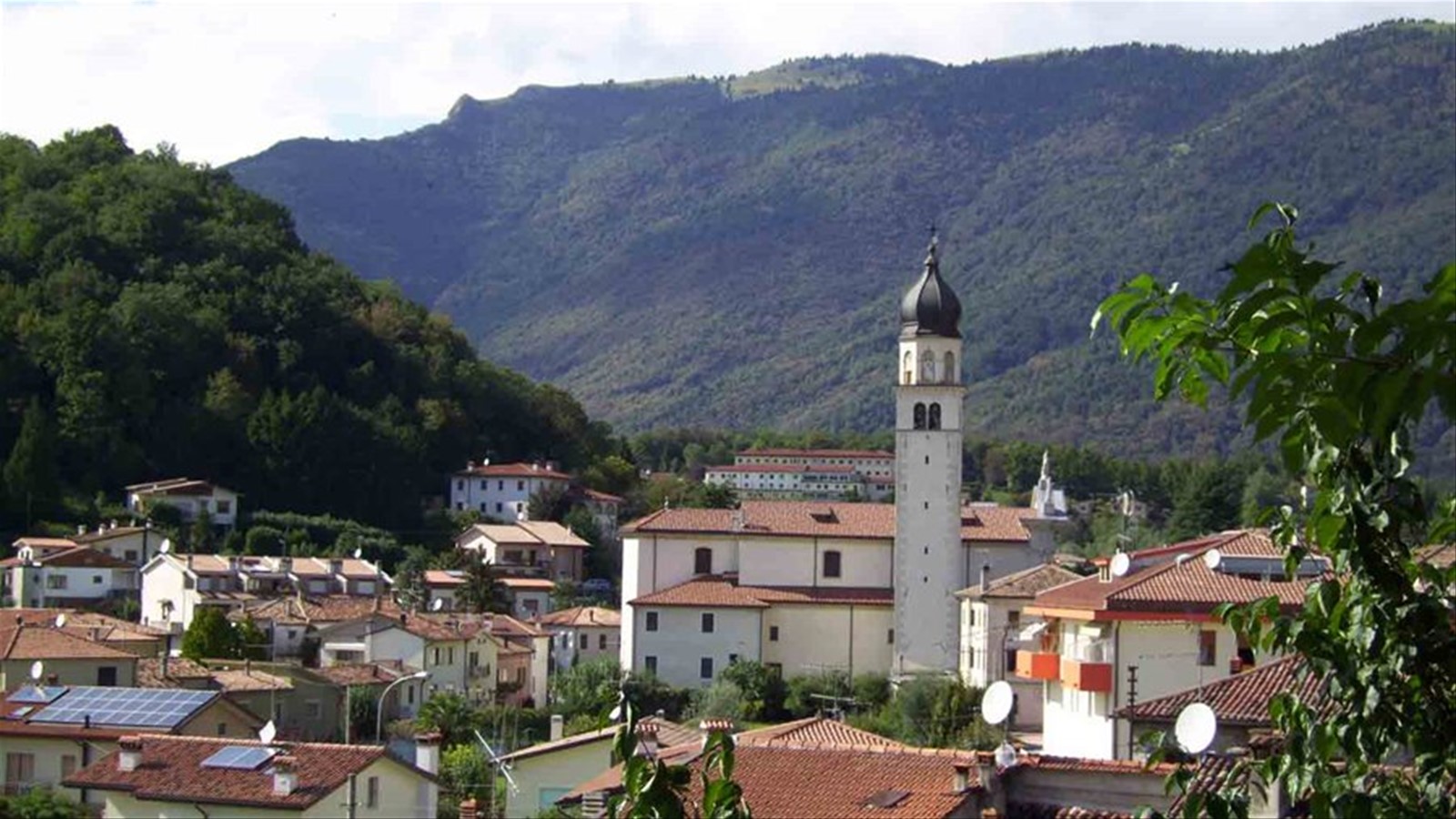 Sui sentieri delle Prealpi trevigiane, tra arte e natura: un weekend a Tarzo