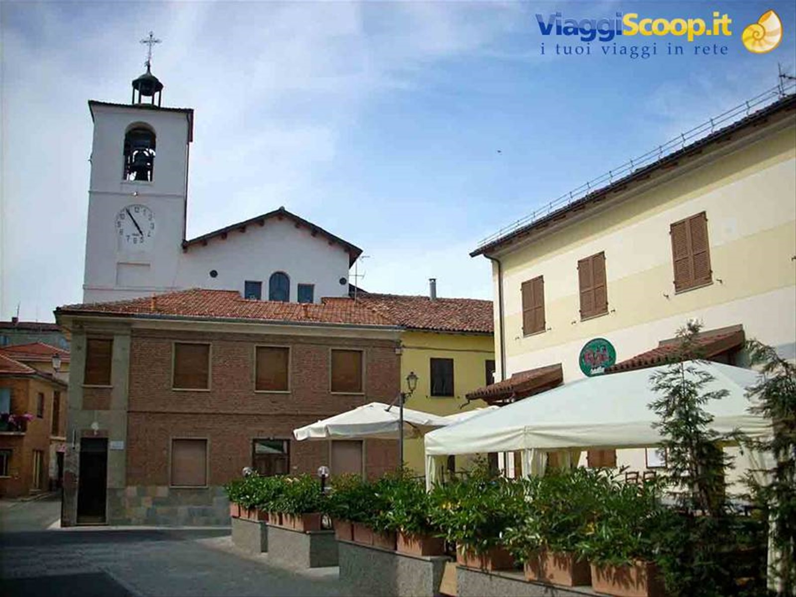 Vista della Chiesa da Via dei Martiri
