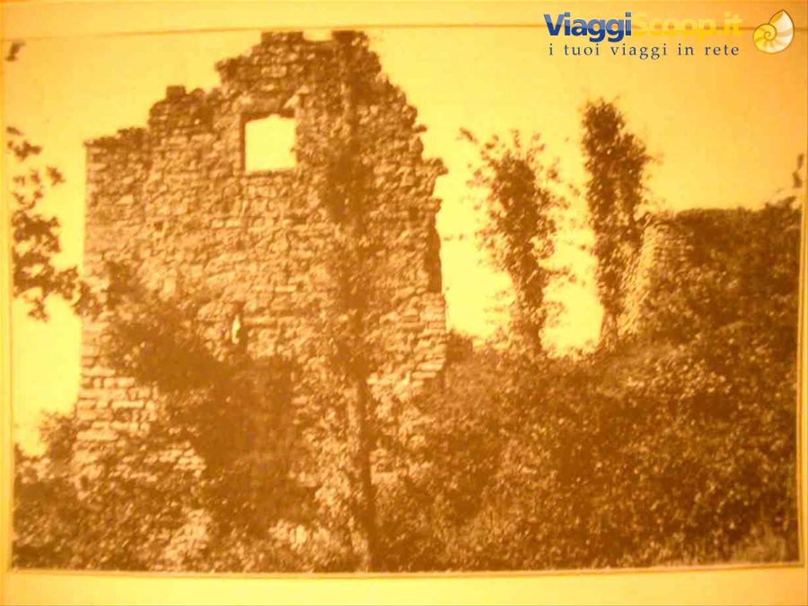 I resti del Castello, su una cartolina