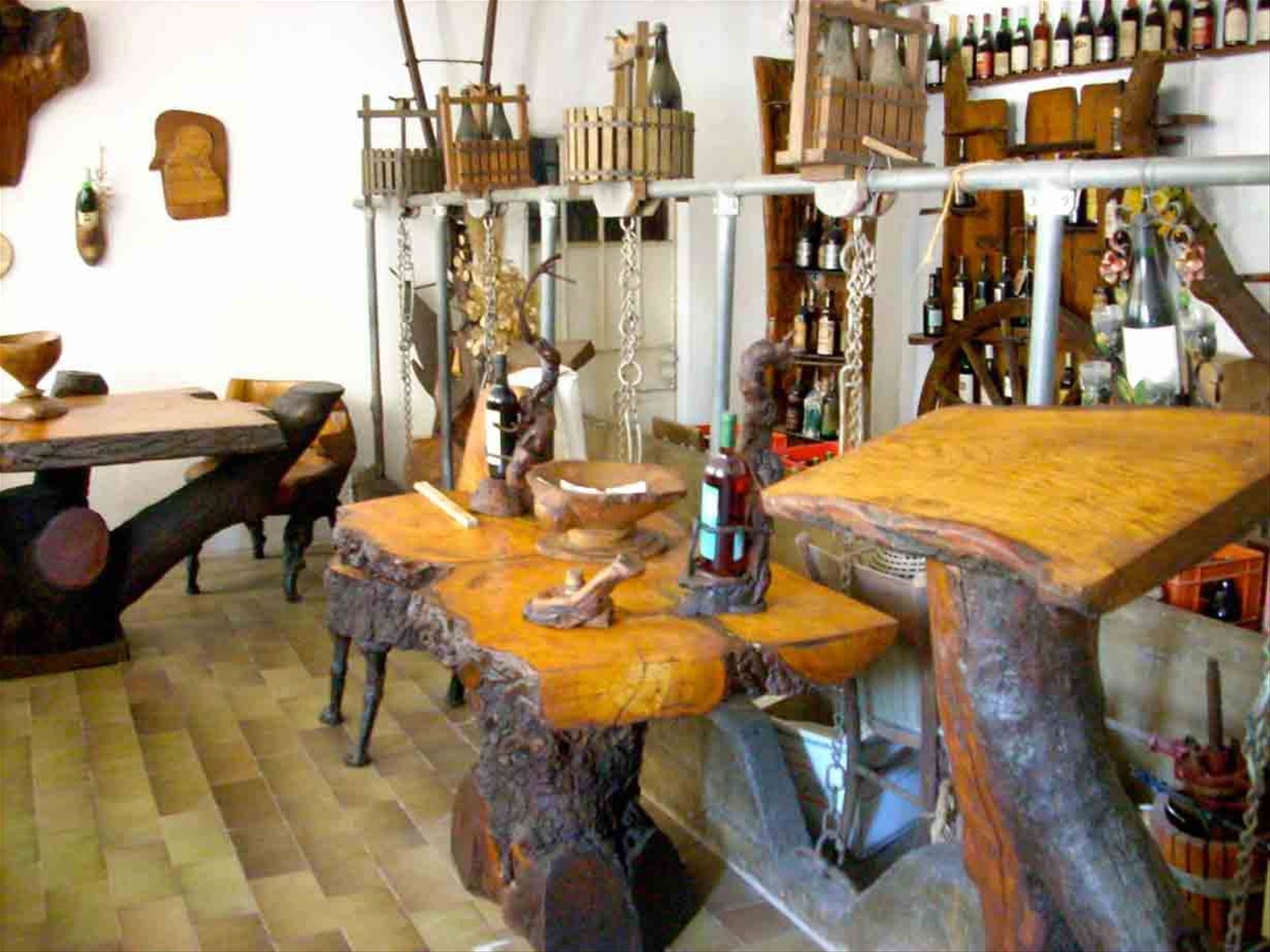 Mobili in legno presso Agriturismo Bottazza