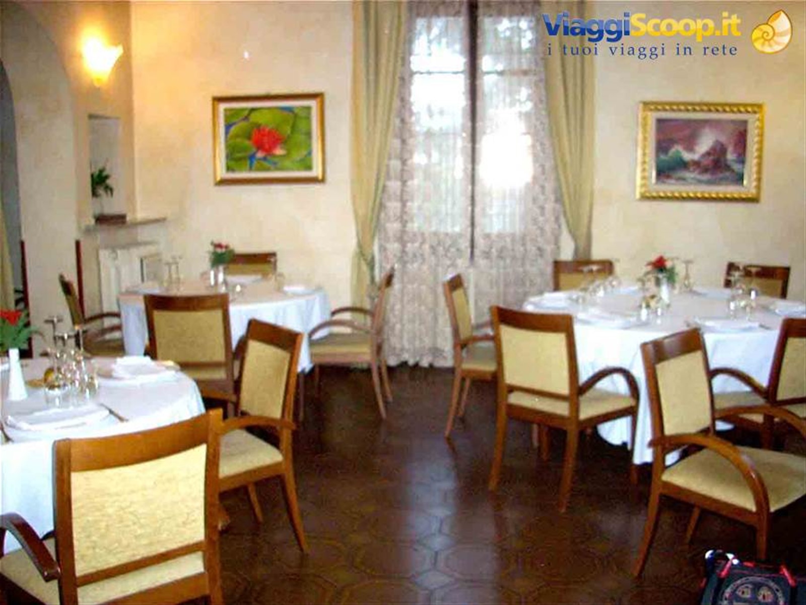 Nelle sale del Ristorante Villa Roma