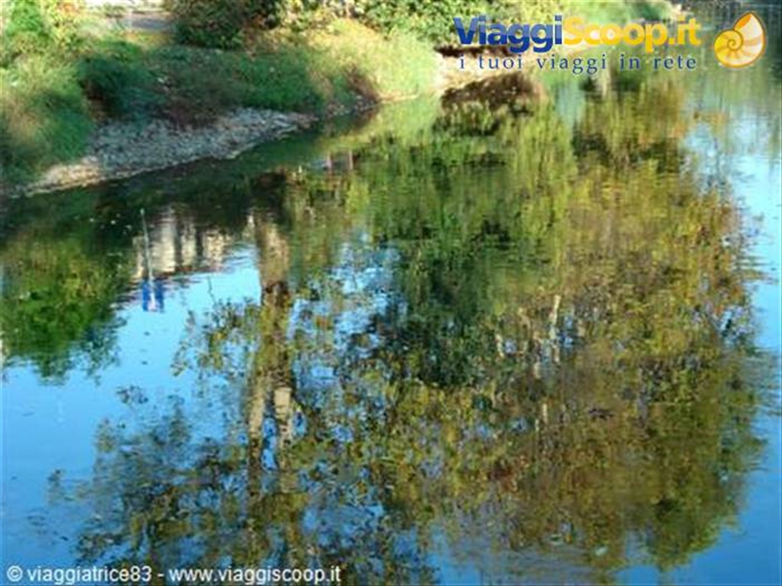 riflessi sull'acqua