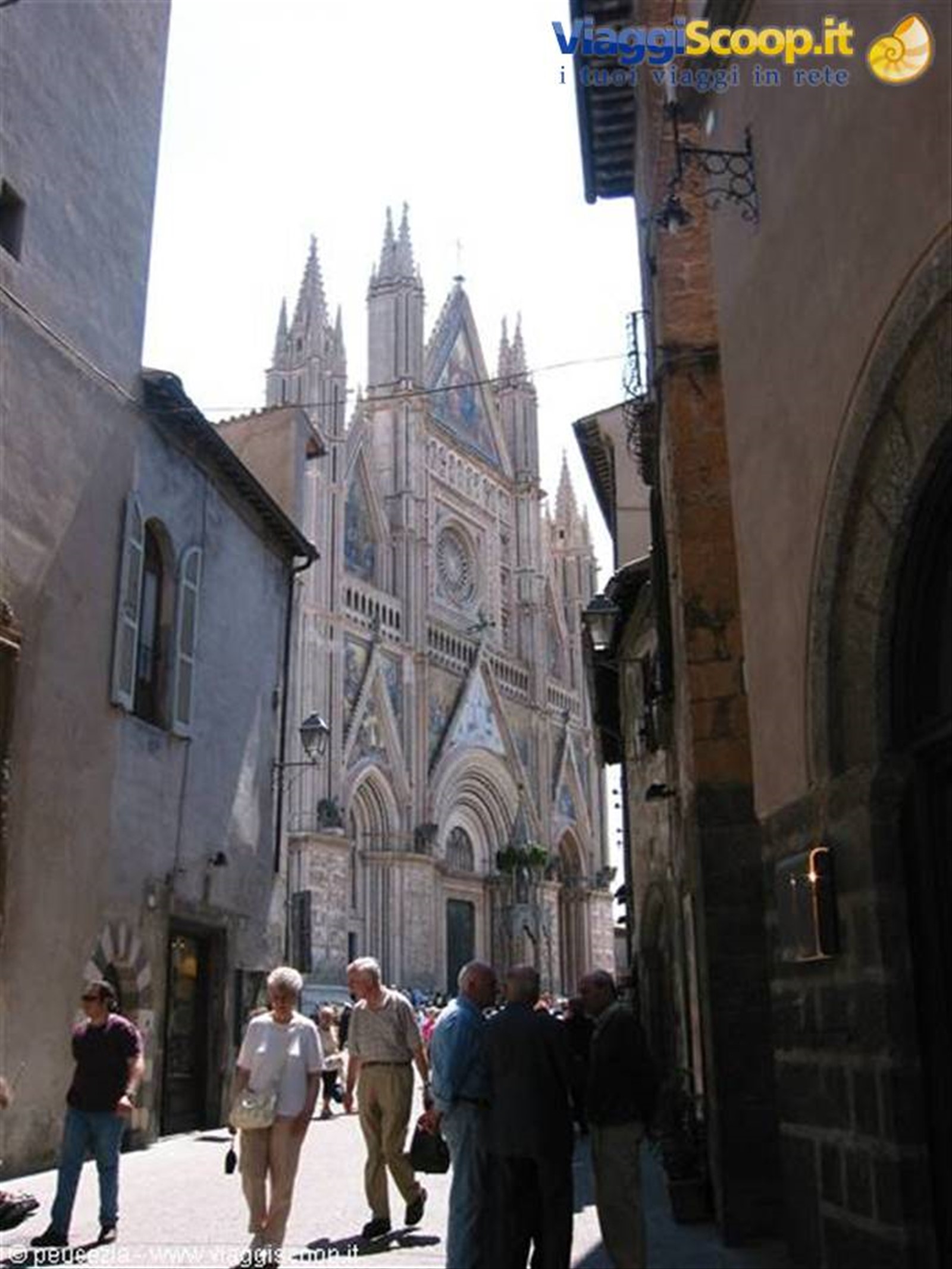 il centro storico e uno scorcio del duomo di Orvieto