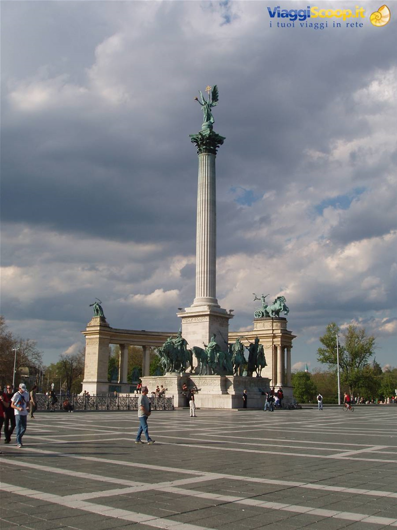 Piazza Eroi Budapest
