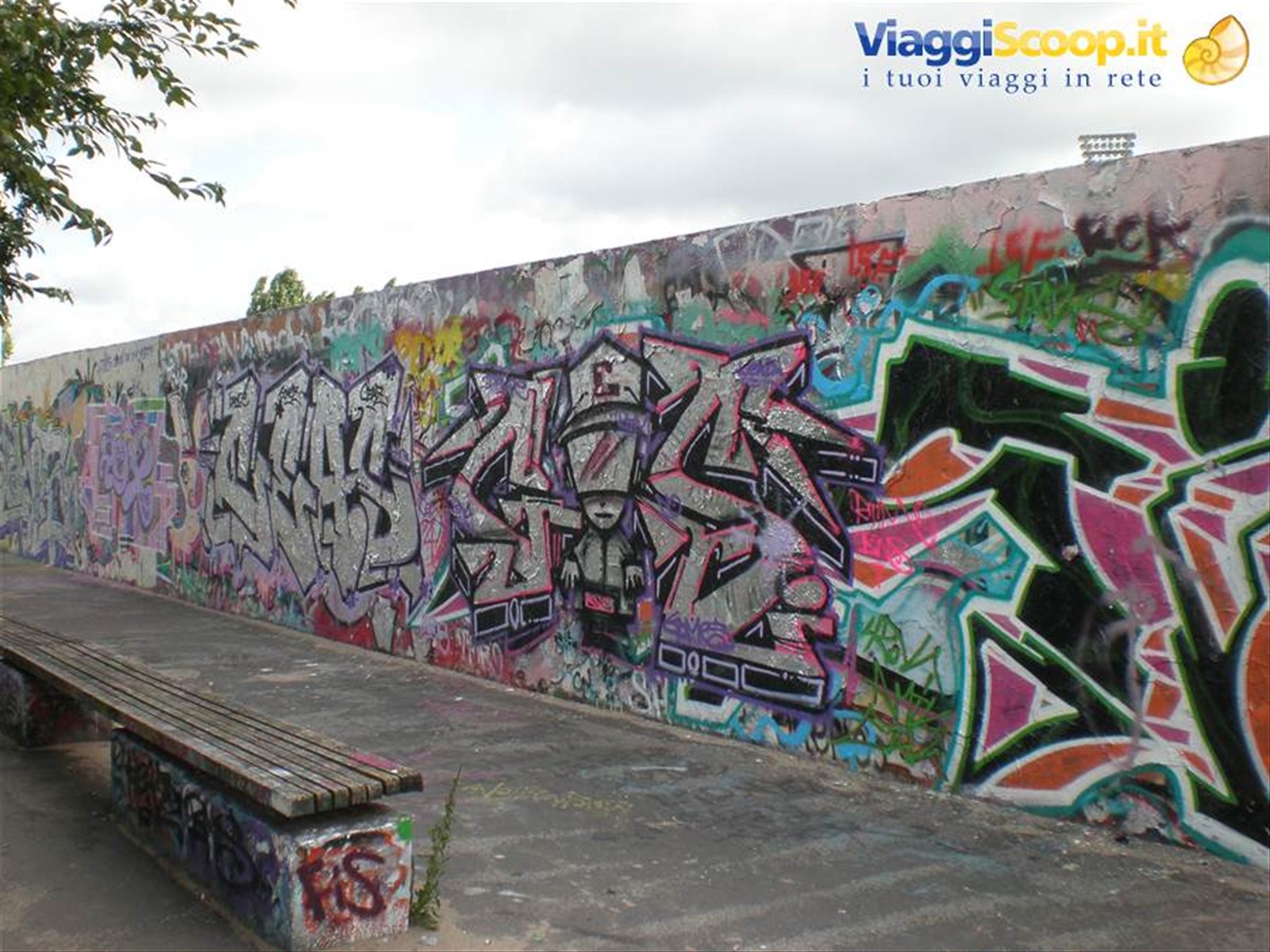 Il muro di Berlino al Mauerpark non turistico