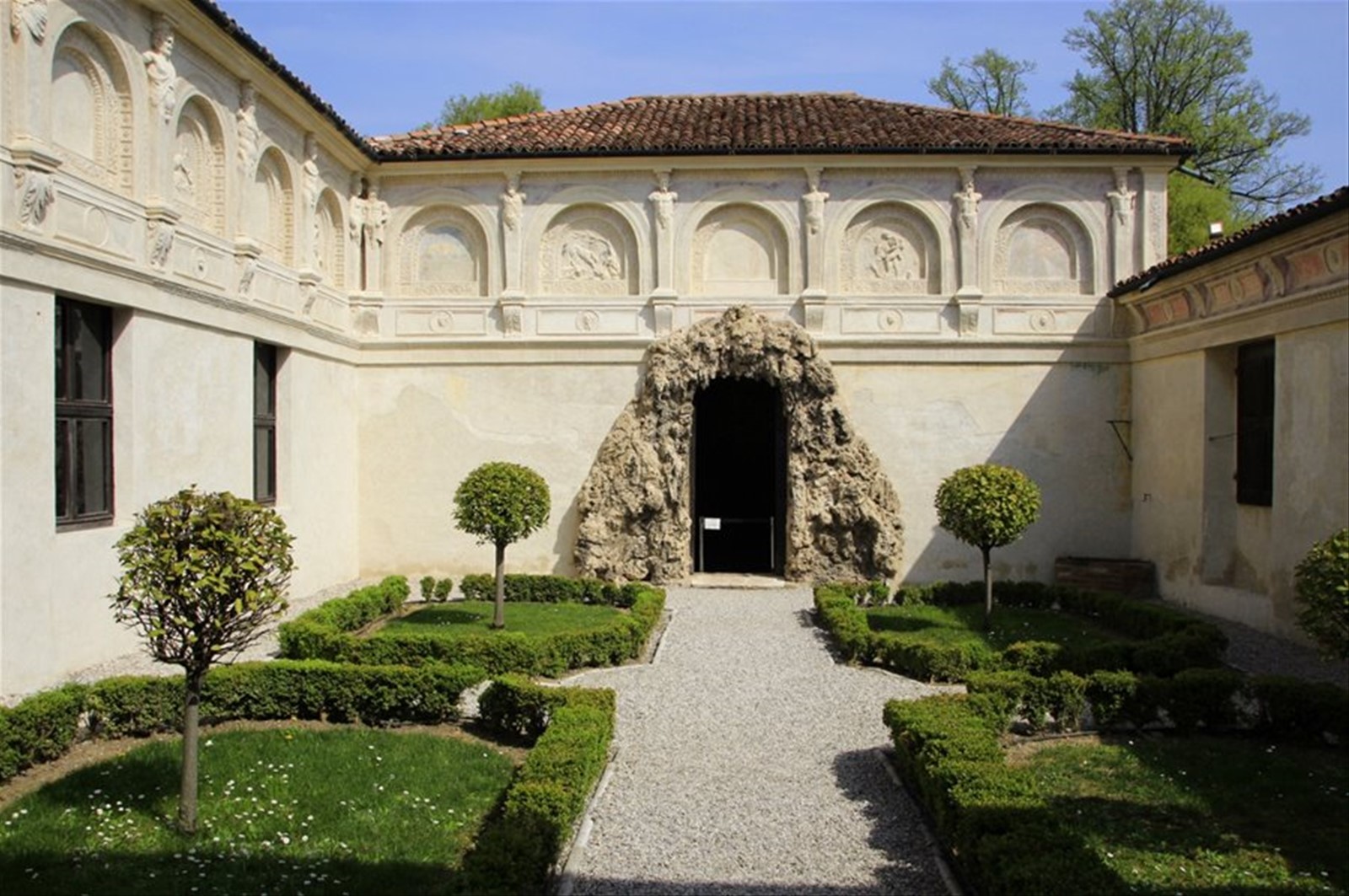 Giardini segreto Palazzo Te -Mantova