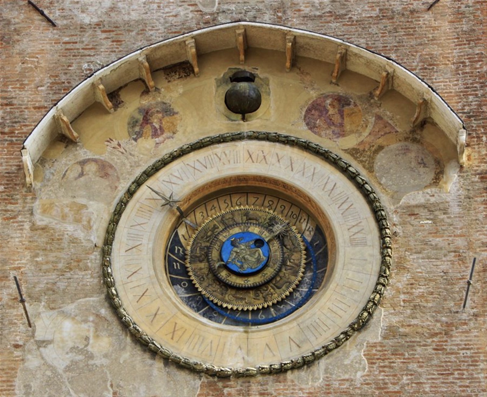 Orologio astronomico Mantova