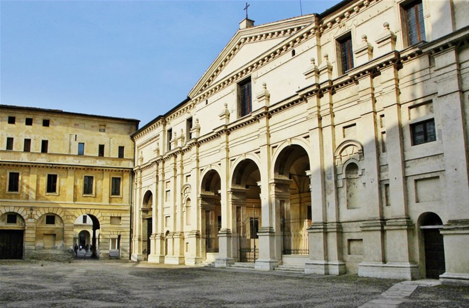 Basilica Palatina Santa Barbara-Mantova