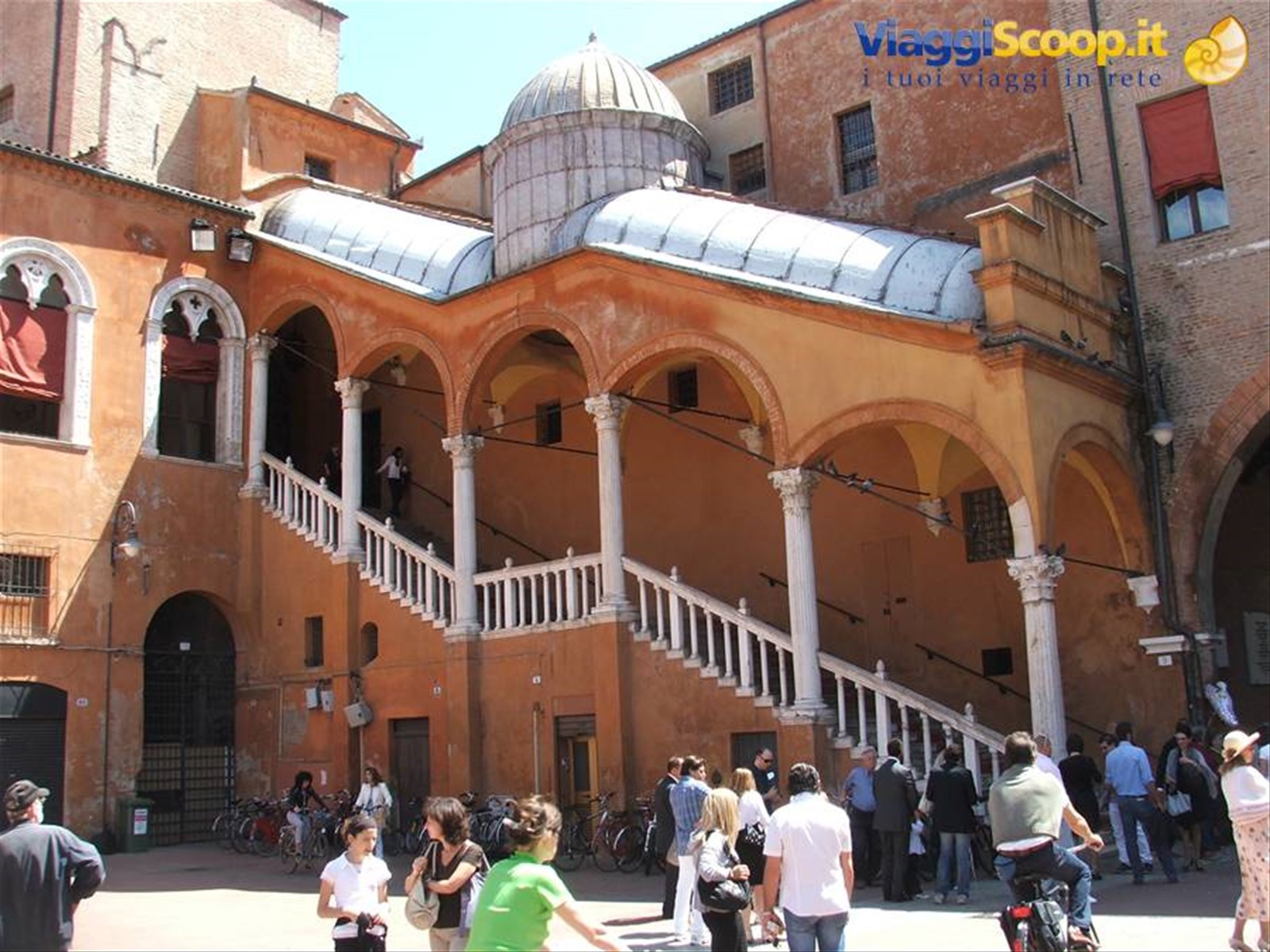Ferrara,scala per il Municipio
