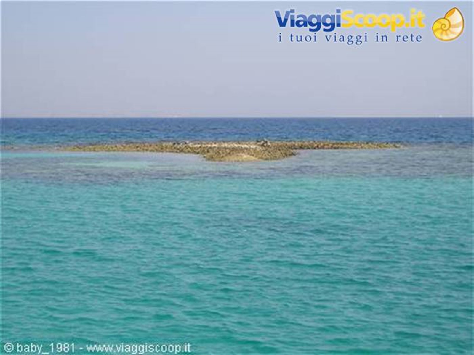 Il mare davanti al villaggio