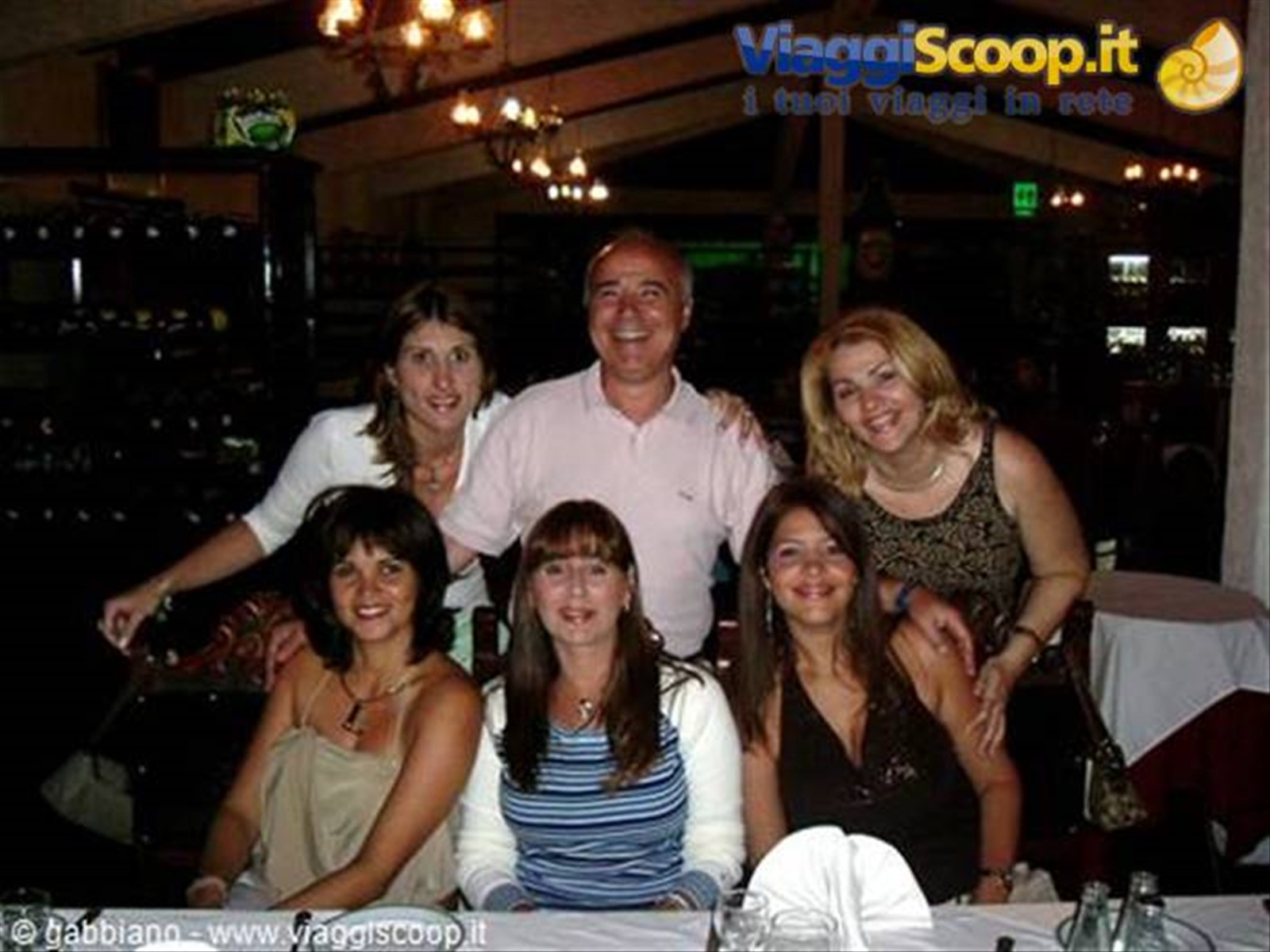 strabeato tra le donne